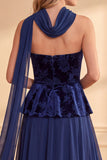 Donkerblauwe A-lijn fluwelen strapless chiffon bedrukte lange formele jurk