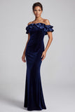 Marineblauwe zeemeermin met off-shoulder gerimpelde fluwelen lange formele jurk