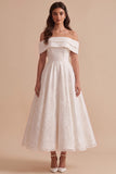 Witte A-lijn kanten midi trouwjurk met kant off the shoulder