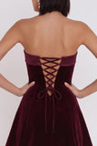 Bordeauxrood A-lijn strapless fluwelen korte cocktailjurk