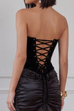 Zwarte Bodycon fluwelen strapless gerimpelde korte cocktailjurk