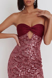 Bordeauxrode pailletten bodycon strapless korte cocktailjurk met uitsnede