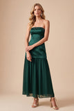 Donkergroene satijnen strapless midi trouwjurk met drop-waist satijn met kralen