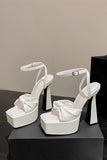 Witte Chunky sandalen met hoge hak en strik