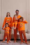 Oranje gestreepte Halloween-familiepyjama