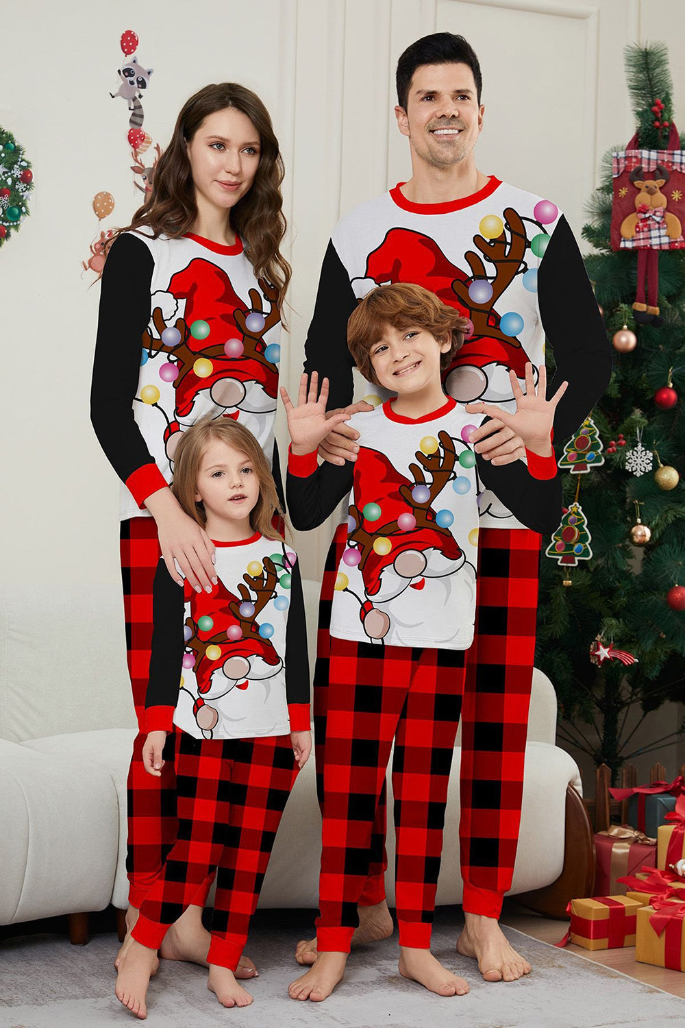 Zwart Rood Kerst Pyjama Set Lange Mouw Geruite Broek Ronde Hals Bedrukt Bijpassende Familie Pyjama's – NL Zwart Rood Kerst Pyjama Set Lange Mouw Geruite Broek Ronde Hals Bedrukt Bijpassende Familie Pyjama's – NL