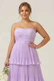Strapless A-lijn lila geplooide chiffon plusmaat lange bruidsmeisjesjurk met ruches