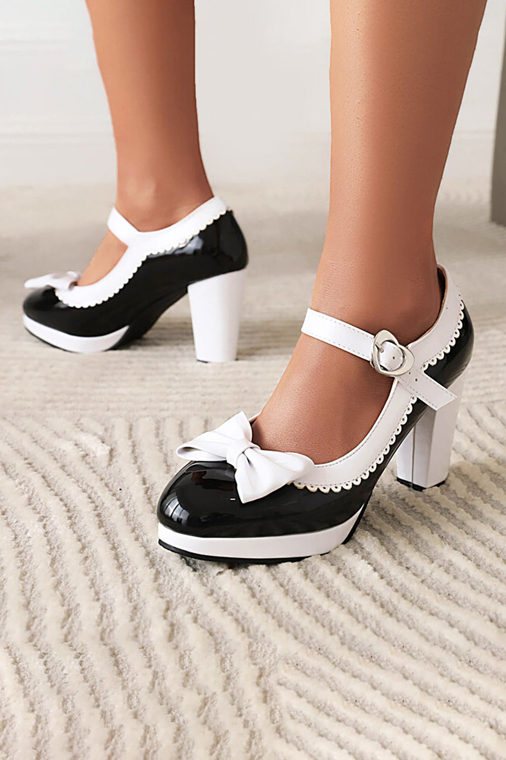 Bruine Kitten Heels met Open Hiel Bruine Kitten Heels met Open Hiel