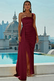 One Shoulder Burgundy Galajurk met spleet