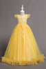 Afbeelding in Gallery-weergave laden, Tule boothals gele meisjes jurken met appliques