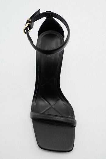 Zwarte enkelband sandaal met hoge hak