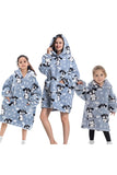 Zwarte aardbei familie bijpassende flanel oversized draagbare hoodie deken sweatshirt