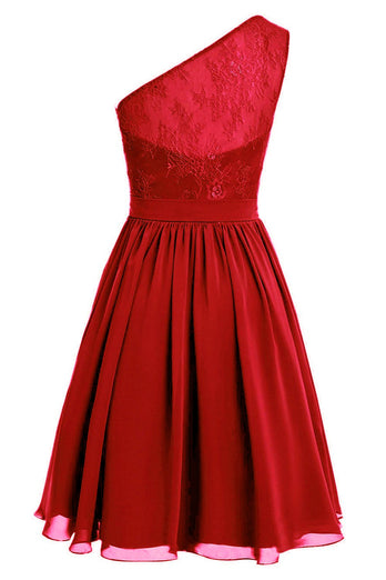 Een schouder rode homecoming jurk met kant