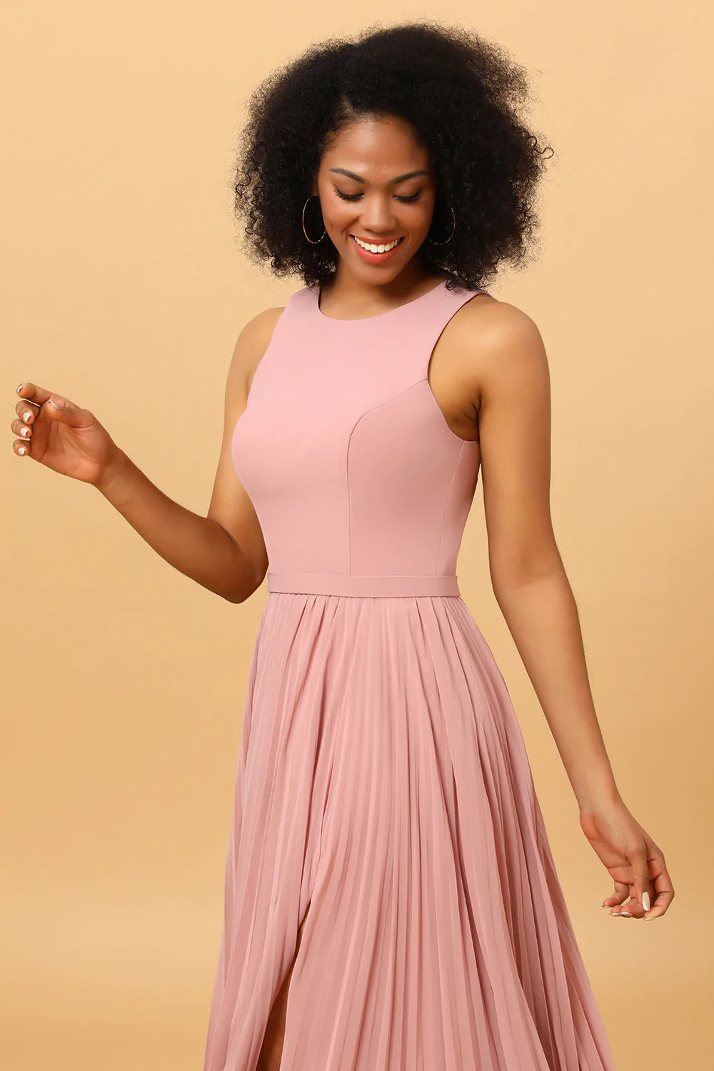 Zapaka Vrouwen Blush Lange Chiffon Geplooide A Lijn Mouwloze Bruidsmeisje Jurk met Spleet ZAPAKA NL