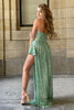 Afbeelding in Gallery-weergave laden, Asymmetrische lichtgroene halter pailletten Homecoming jurk met sleutelgat