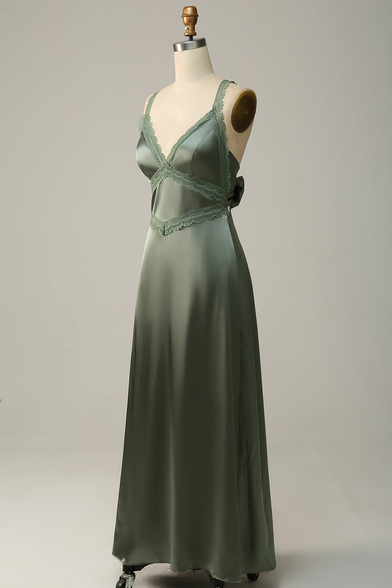Afbeelding in Gallery-weergave laden, V-hals open rug stoffig groene bruidsmeisjesjurk met kant
