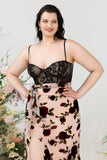 Schede Spaghetti Bandjes Zwarte Bloemen Plus Size Bruiloft Gast Jurk met Split