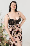 Schede Spaghetti Bandjes Zwarte Bloemen Plus Size Bruiloft Gast Jurk met Split