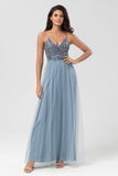 Chique romantische A Line Spaghetti Bandjes Dusty Blue Lange Bruidsmeisje Jurk met Kralen