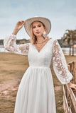 Een lijn V hals ivoor chiffon veeg trein Boho trouwjurk met kant