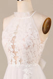 Charmante A Line Halter Halter Ivory Open Back Tulle Sweep Train Trouwjurk met Kant