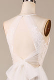 Charmante A Line Halter Halter Ivory Open Back Tulle Sweep Train Trouwjurk met Kant
