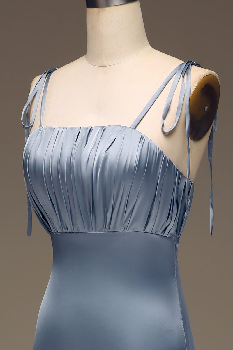 Afbeelding in Gallery-weergave laden, Stoffige blauwe spaghettibandjes schede satijnen geplooide bruidsmeisjesjurk