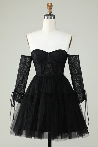 Een lijn off the shoulder zwarte korset homecoming jurk met lange mouwen