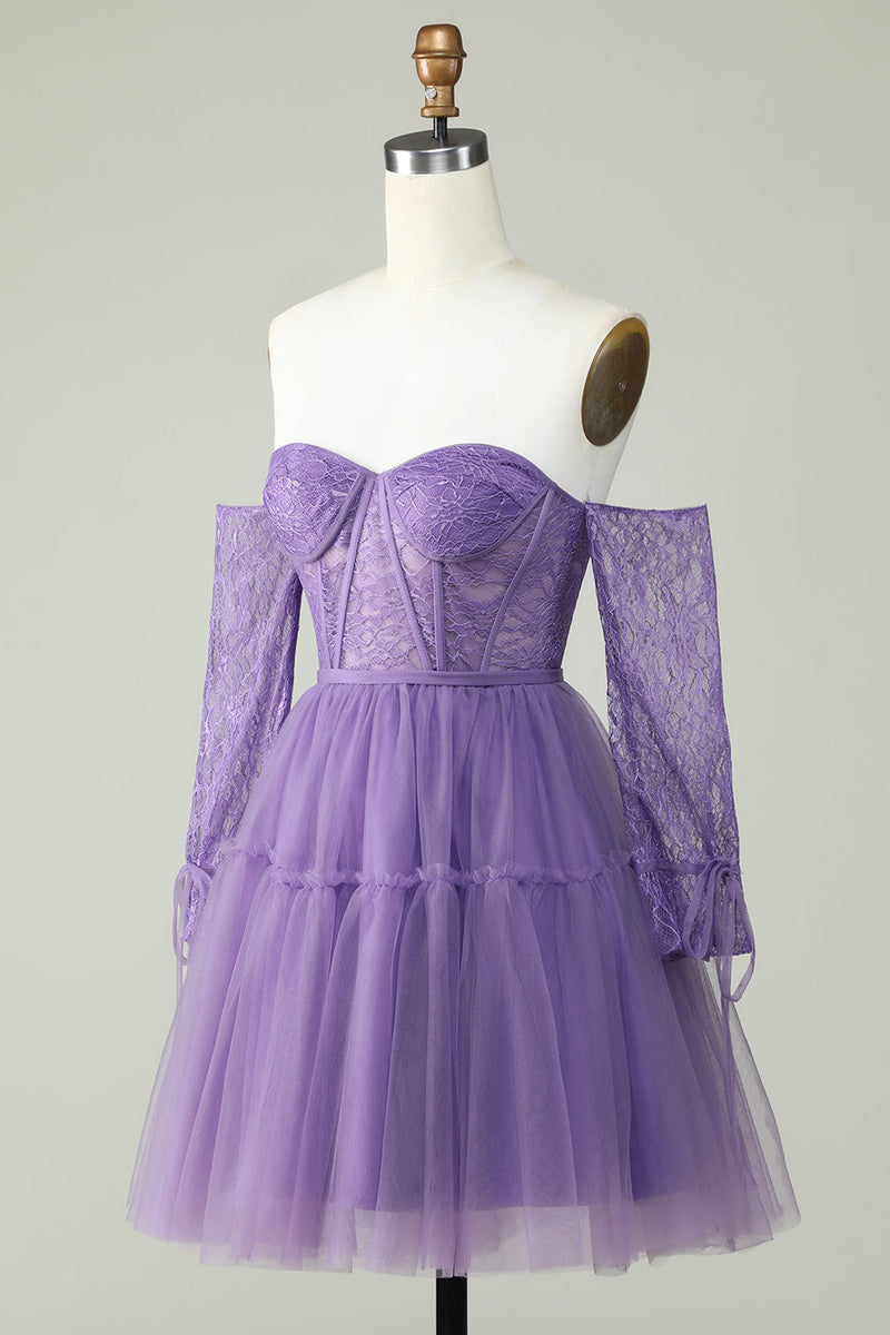 Afbeelding in Gallery-weergave laden, Een lijn off the shoulder paars korset homecoming jurk met lange mouwen