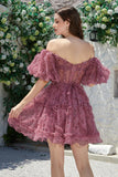 Mooie A Line Off the Shoulder Fuchsia Tule Korte Homecoming Jurk met Korte Mouwen