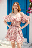Mooie A Line Off the Shoulder Fuchsia Tule Korte Homecoming Jurk met Korte Mouwen