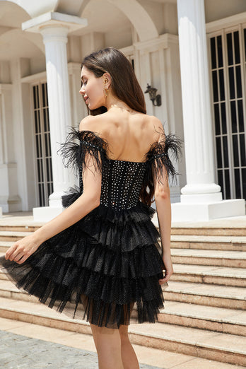 Sprankelende kralen korset A-lijn zwarte korte homecoming jurk met veren