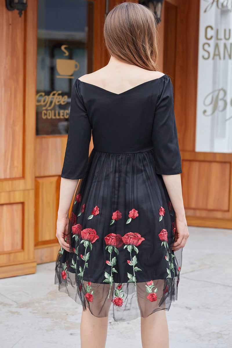 Afbeelding in Gallery-weergave laden, Zwarte V hals vintage jurk met rose borduurwerk